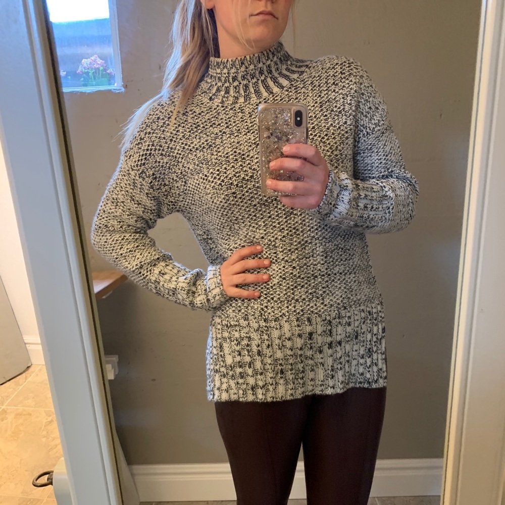 Minkpink black and white thick turtleneck sweater